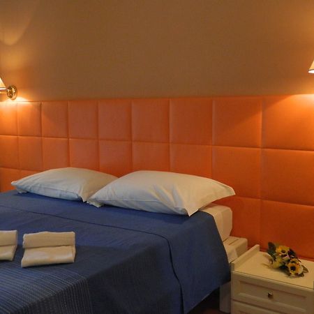 Hotel & Spa La Porta Del Mare Тропеа Екстериор снимка