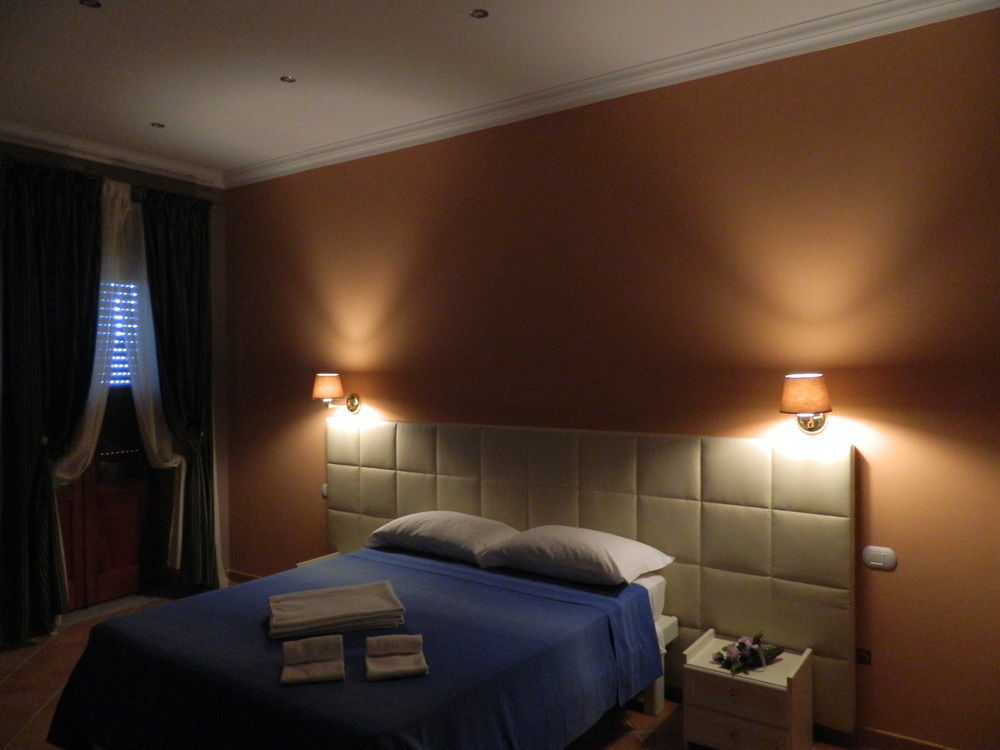 Hotel & Spa La Porta Del Mare Тропеа Екстериор снимка