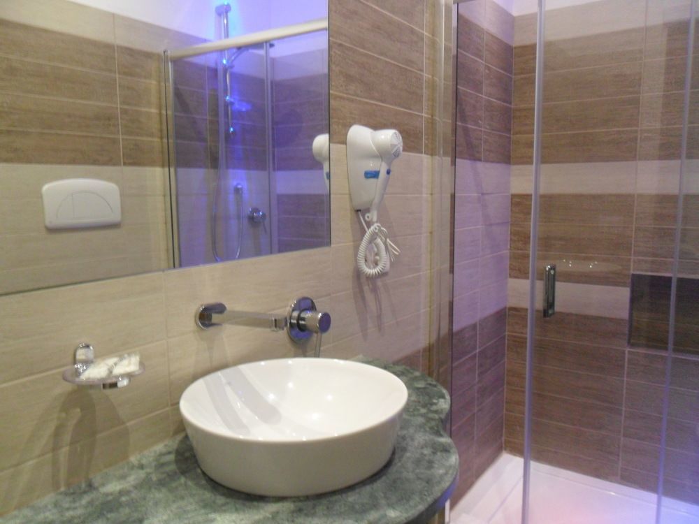 Hotel & Spa La Porta Del Mare Тропеа Екстериор снимка